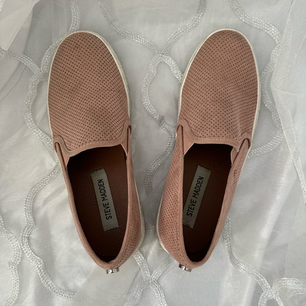 Steve Madden Zarayy pink slip on shoes